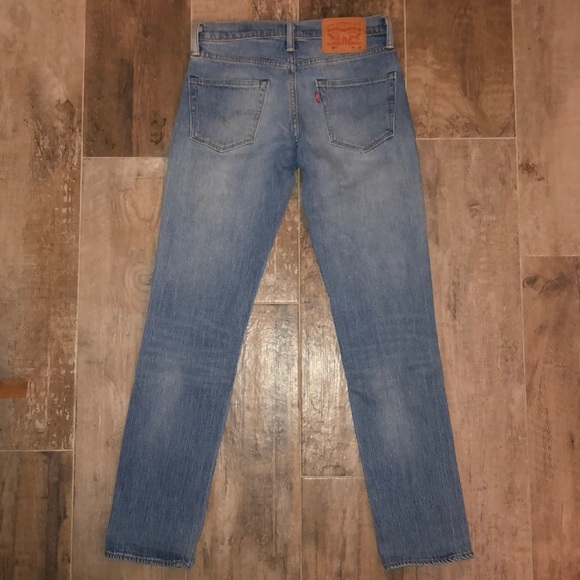 Light Wash Levi’s 511 White Oak Denim Jeans - Picture 2 of 6